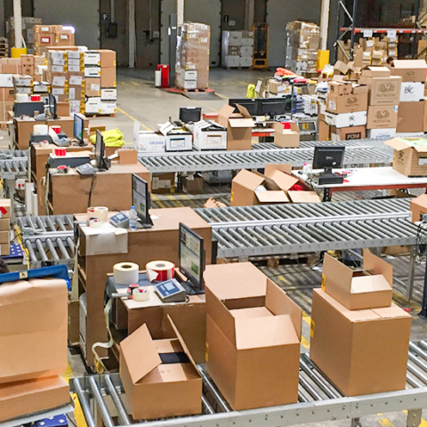 Im Falk & Ross Logistikzentrum wurde erfolgreich ein Systemwechsel durchgeführt, wodurch die Aktualisierung von pL-Store® die Effizienz und Transparenz steigert
