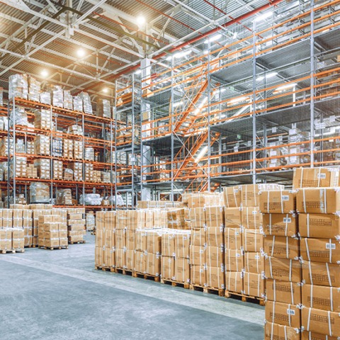 Lagerhalle mit Implementierung des PL Stores