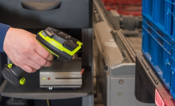 Barcodescanner beim Wareneingang